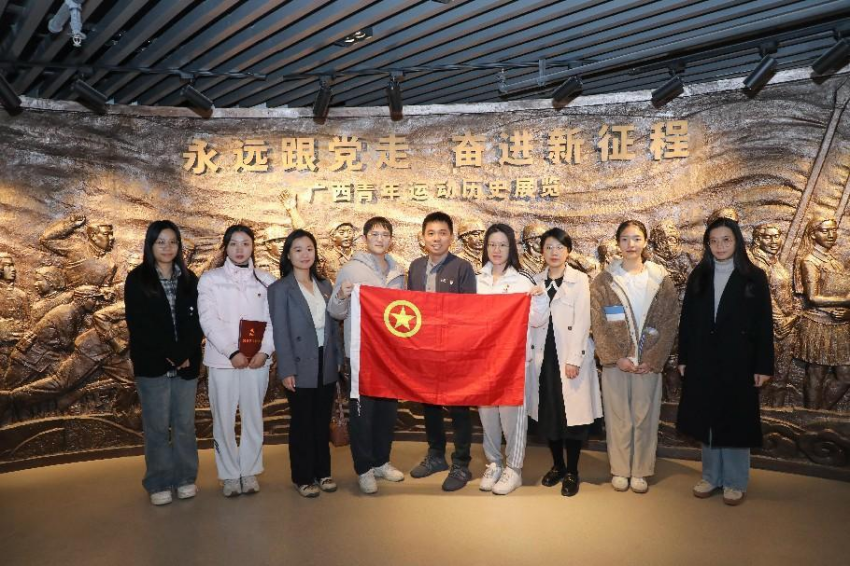 团委开3.png