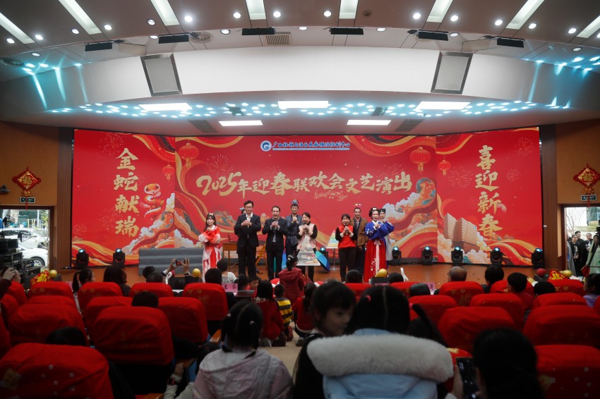 10、小品《东施笑频》.jpg