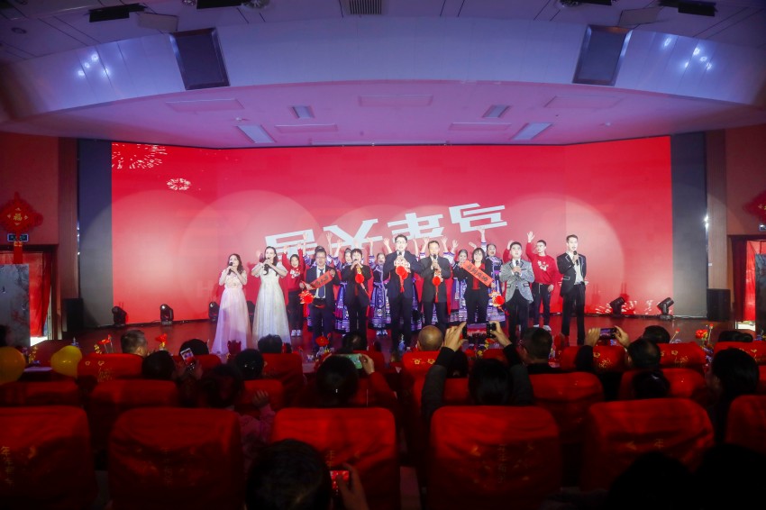 歌舞《踏歌行，向明天》--质管科、 审计科、急传所、      财务科 、食营所.jpg